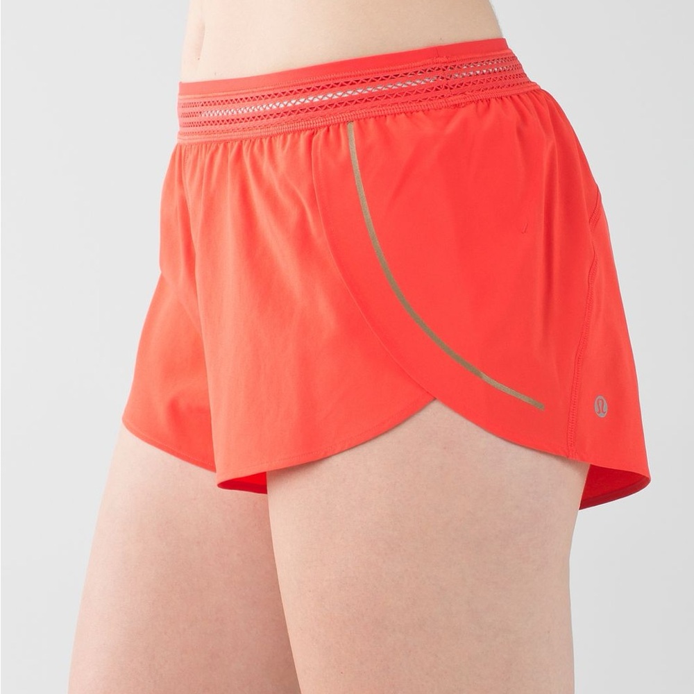 Lululemon Split Second Short Alarming (size 4)